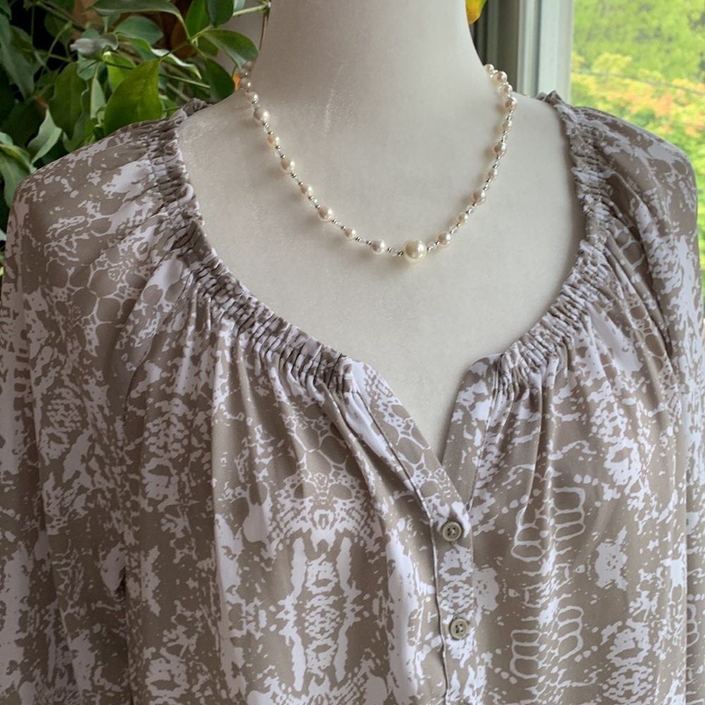 Apt. 9 Beige & White Blouse Top Sz L